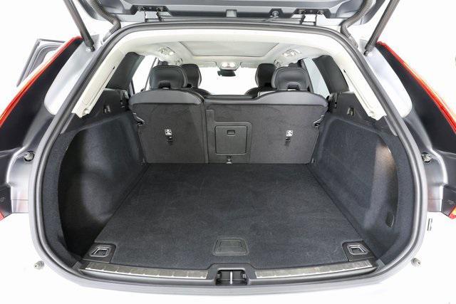 Photo of 2025 Silver Dawn Metallic Volvo XC60