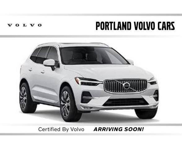 Photo of 2022 Crystal White Metallic Volvo XC60
