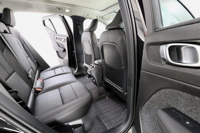 Photo of 2026 Onyx Black Volvo XC40
