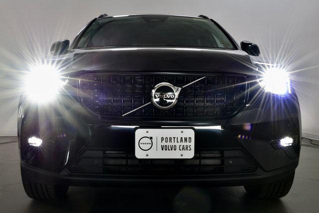 Photo of 2026 Onyx Black Volvo XC40