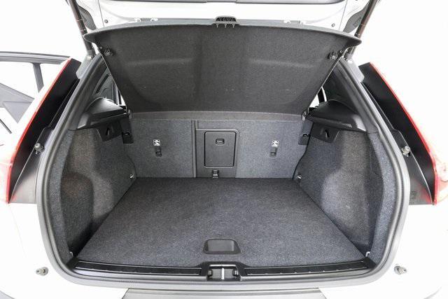 Photo of 2025 Silver Dawn Metallic Volvo XC40