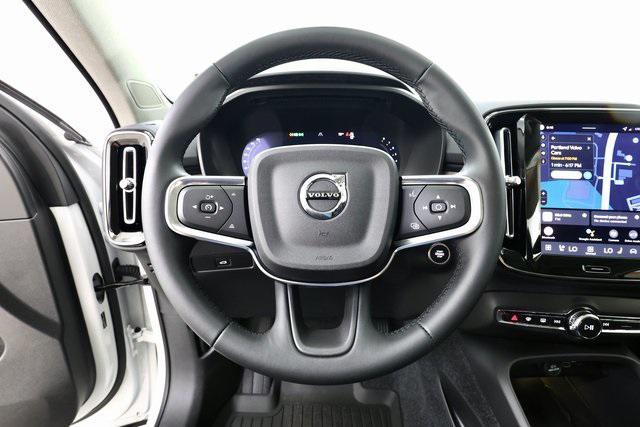 Photo of 2026 Crystal White Volvo XC40