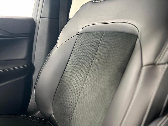 Photo of 2025 Diamond Black Jeep Grand Cherokee L