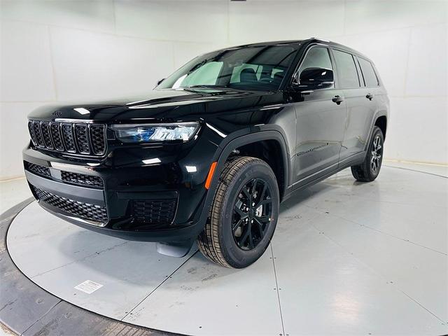 Photo of 2025 Diamond Black Jeep Grand Cherokee L