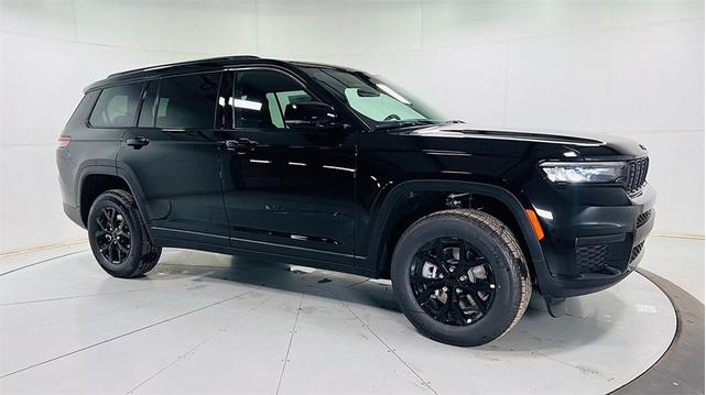 Photo of 2025 Diamond Black Jeep Grand Cherokee L
