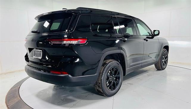 Photo of 2025 Diamond Black Jeep Grand Cherokee L