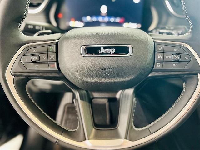 Photo of 2025 Diamond Black Jeep Grand Cherokee L
