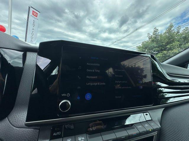 Photo of 2025 Ice Cap Toyota Camry