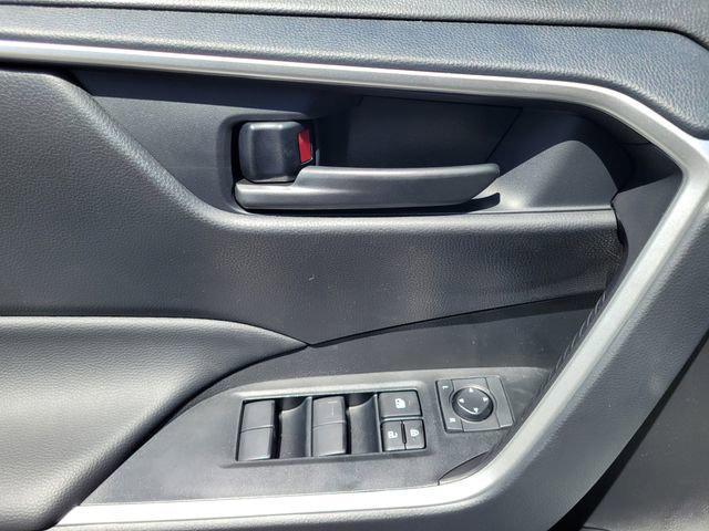 Photo of 2025 Ice Cap Toyota RAV4