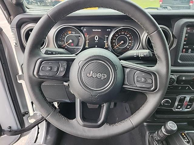 Photo of 2023 Silver Zynith Clearcoat Jeep Wrangler