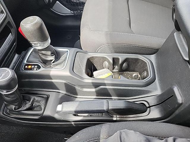 Photo of 2023 Silver Zynith Clearcoat Jeep Wrangler