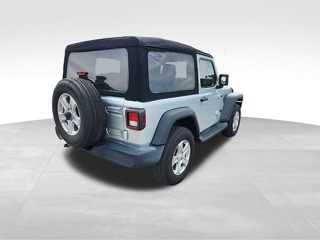 Photo of 2023 Silver Zynith Clearcoat Jeep Wrangler