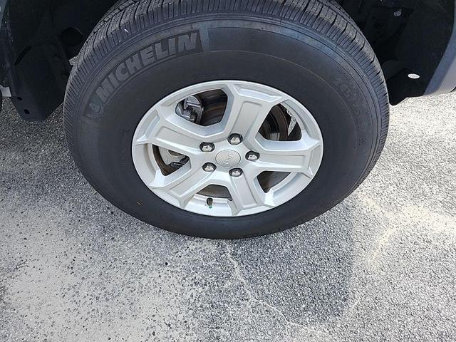Photo of 2023 Silver Zynith Clearcoat Jeep Wrangler