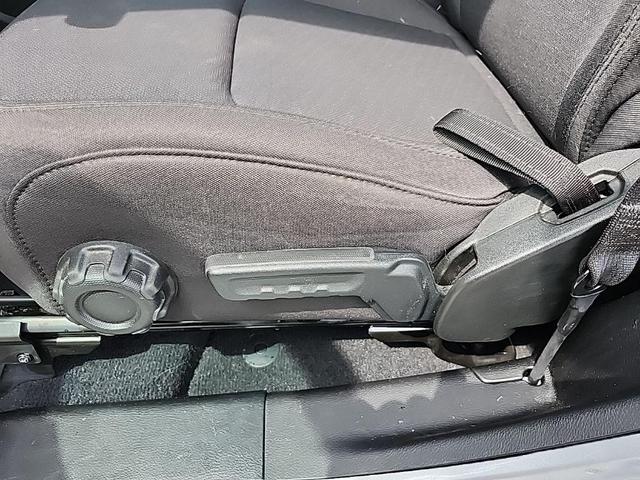 Photo of 2023 Silver Zynith Clearcoat Jeep Wrangler