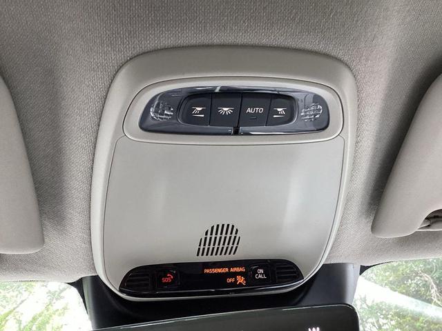 Photo of 2020 Ice White Volvo XC40