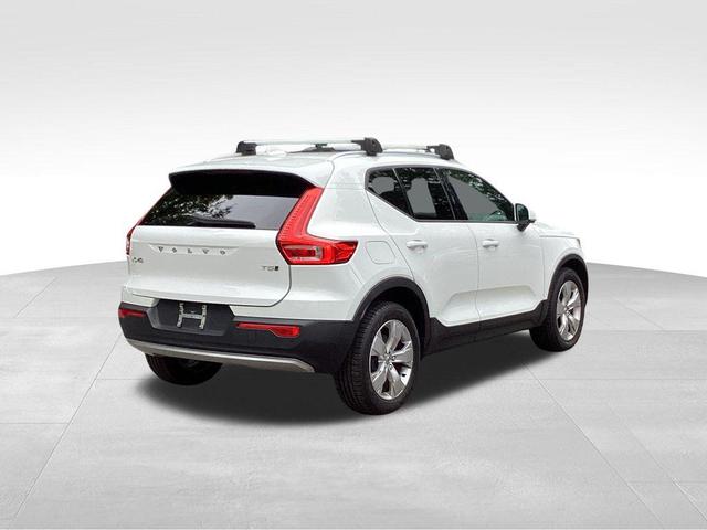 Photo of 2020 Ice White Volvo XC40