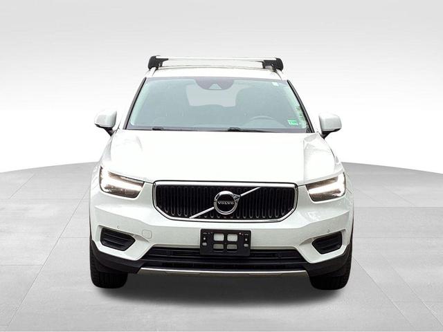Photo of 2020 Ice White Volvo XC40