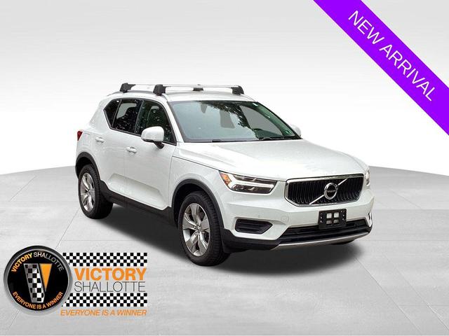 Photo of 2020 Ice White Volvo XC40