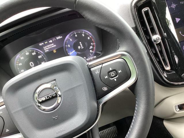 Photo of 2020 Ice White Volvo XC40