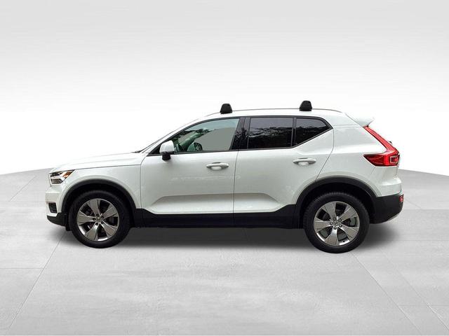 Photo of 2020 Ice White Volvo XC40