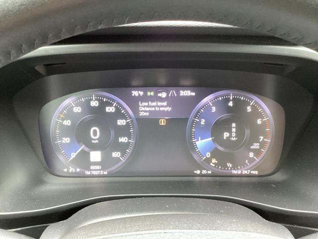 Photo of 2020 Ice White Volvo XC40