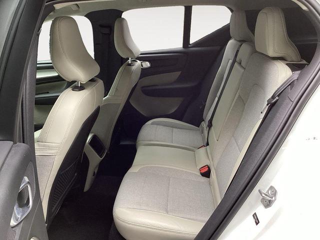 Photo of 2020 Ice White Volvo XC40