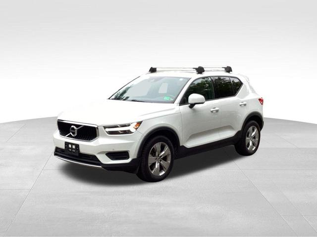 Photo of 2020 Ice White Volvo XC40