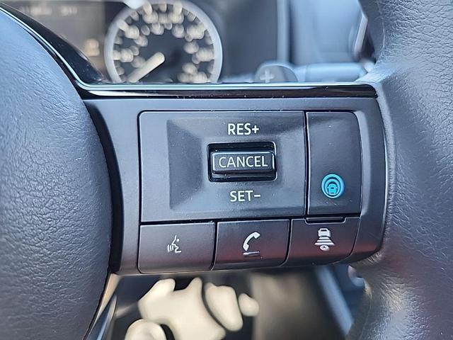Photo of 2021 Super Black Nissan Rogue