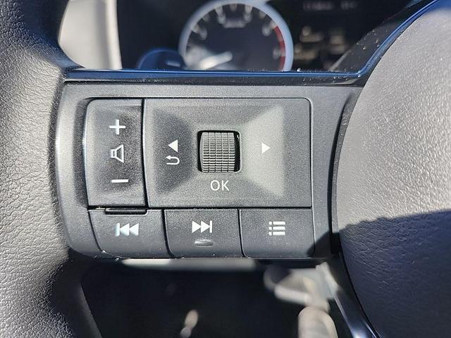 Photo of 2021 Super Black Nissan Rogue