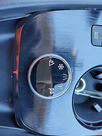 Photo of 2021 Super Black Nissan Rogue
