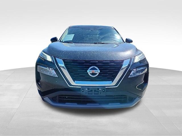 Photo of 2021 Super Black Nissan Rogue