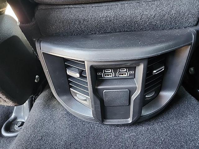 Photo of 2024 Diamond Black Crystal Pearlcoat RAM 2500