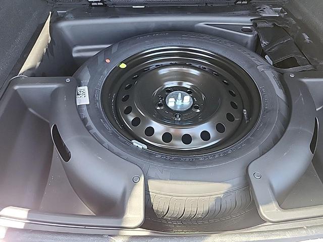 Photo of 2023 Bright White Clearcoat Jeep Grand Cherokee