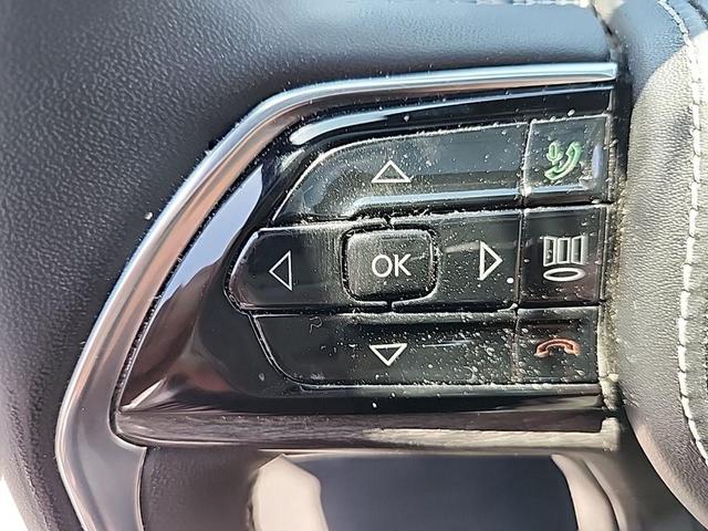 Photo of 2023 Bright White Clearcoat Jeep Grand Cherokee