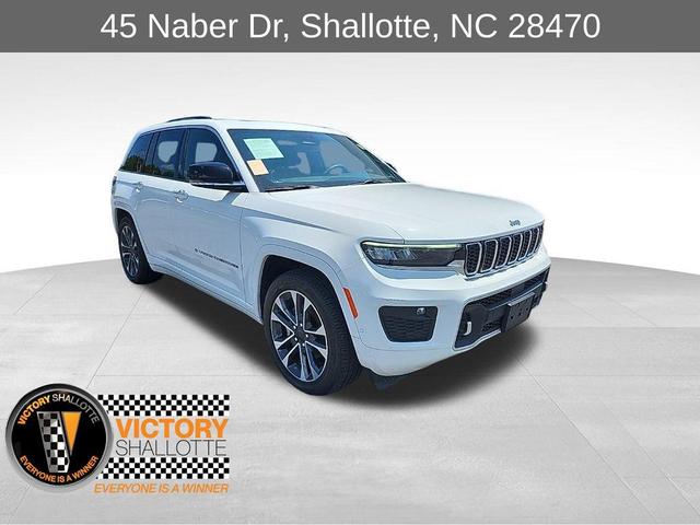 Photo of 2023 Bright White Clearcoat Jeep Grand Cherokee