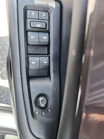 Photo of 2023 Bright White Clearcoat Jeep Grand Cherokee