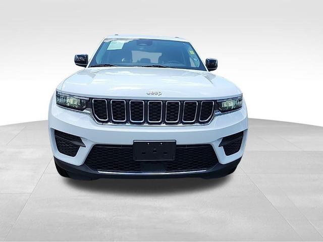 Photo of 2023 Bright White Clearcoat Jeep Grand Cherokee