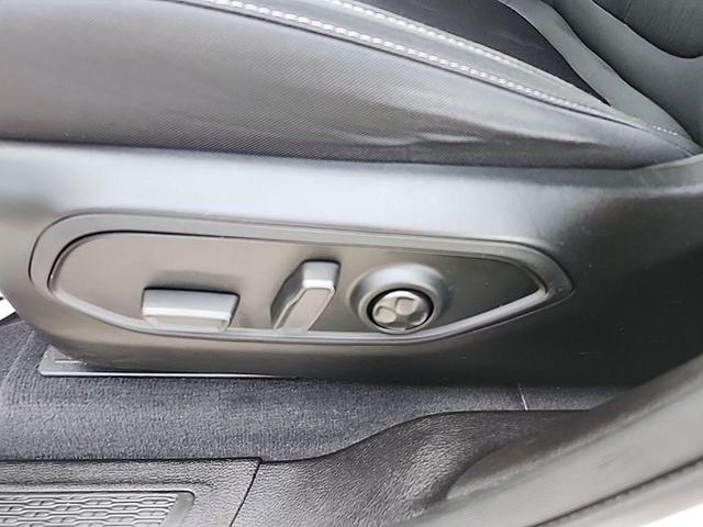Photo of 2023 Bright White Clearcoat Jeep Grand Cherokee