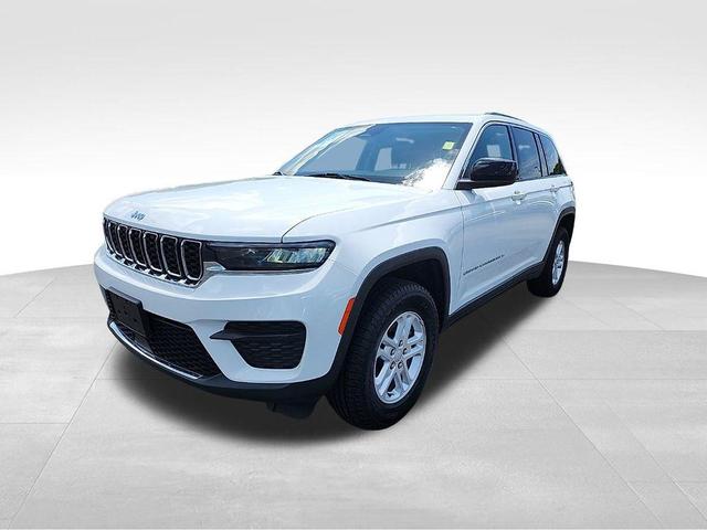 Photo of 2023 Bright White Clearcoat Jeep Grand Cherokee