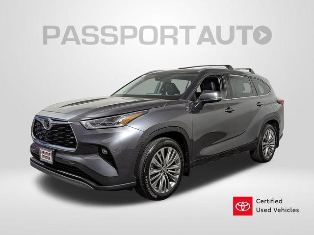 Photo of 2022 Magnetic Gray Metallic Toyota Highlander