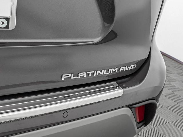 Photo of 2022 Magnetic Gray Metallic Toyota Highlander