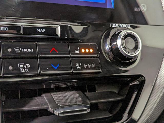 Photo of 2022 Magnetic Gray Metallic Toyota Highlander