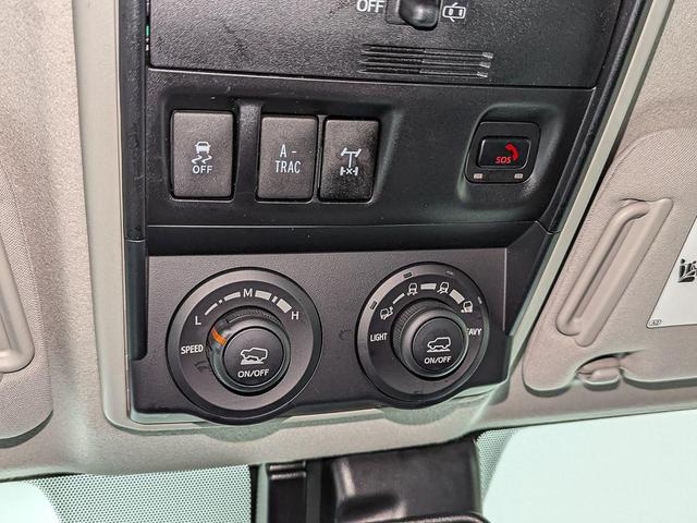 Photo of 2023 Classic Silver Metallic Toyota 4Runner
