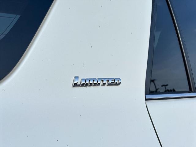 Photo of 2019 Blizzard Pearl Toyota 4Runner
