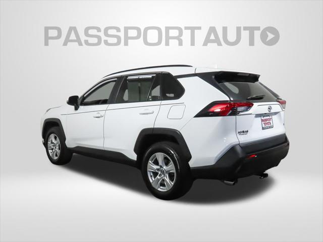 Photo of 2020 Super White Toyota RAV4