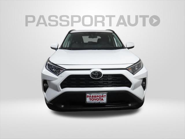 Photo of 2020 Super White Toyota RAV4