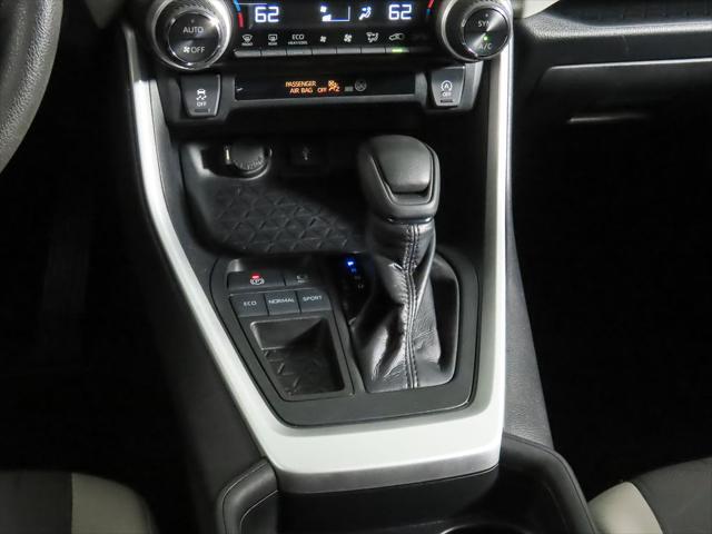 Photo of 2020 Super White Toyota RAV4