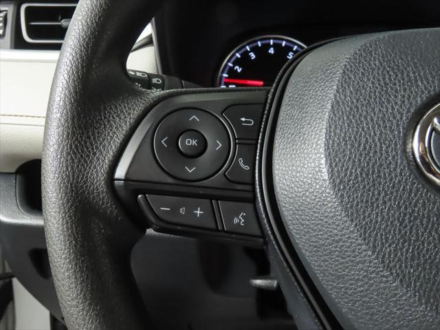 Photo of 2020 Super White Toyota RAV4