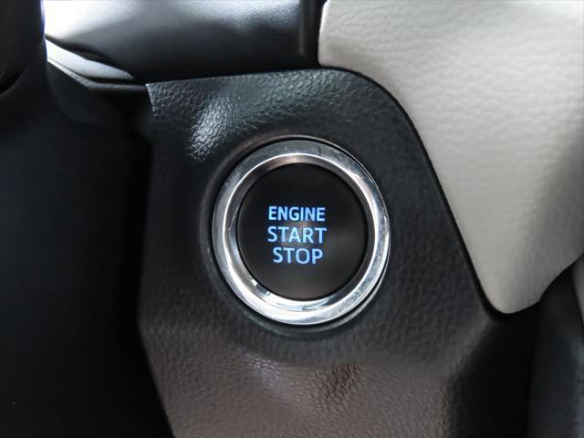 Photo of 2020 Super White Toyota RAV4