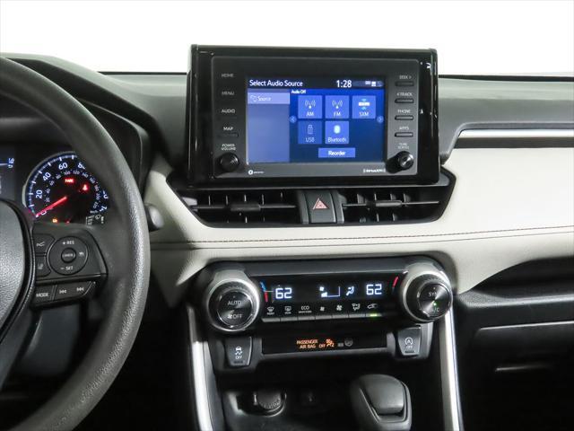 Photo of 2020 Super White Toyota RAV4